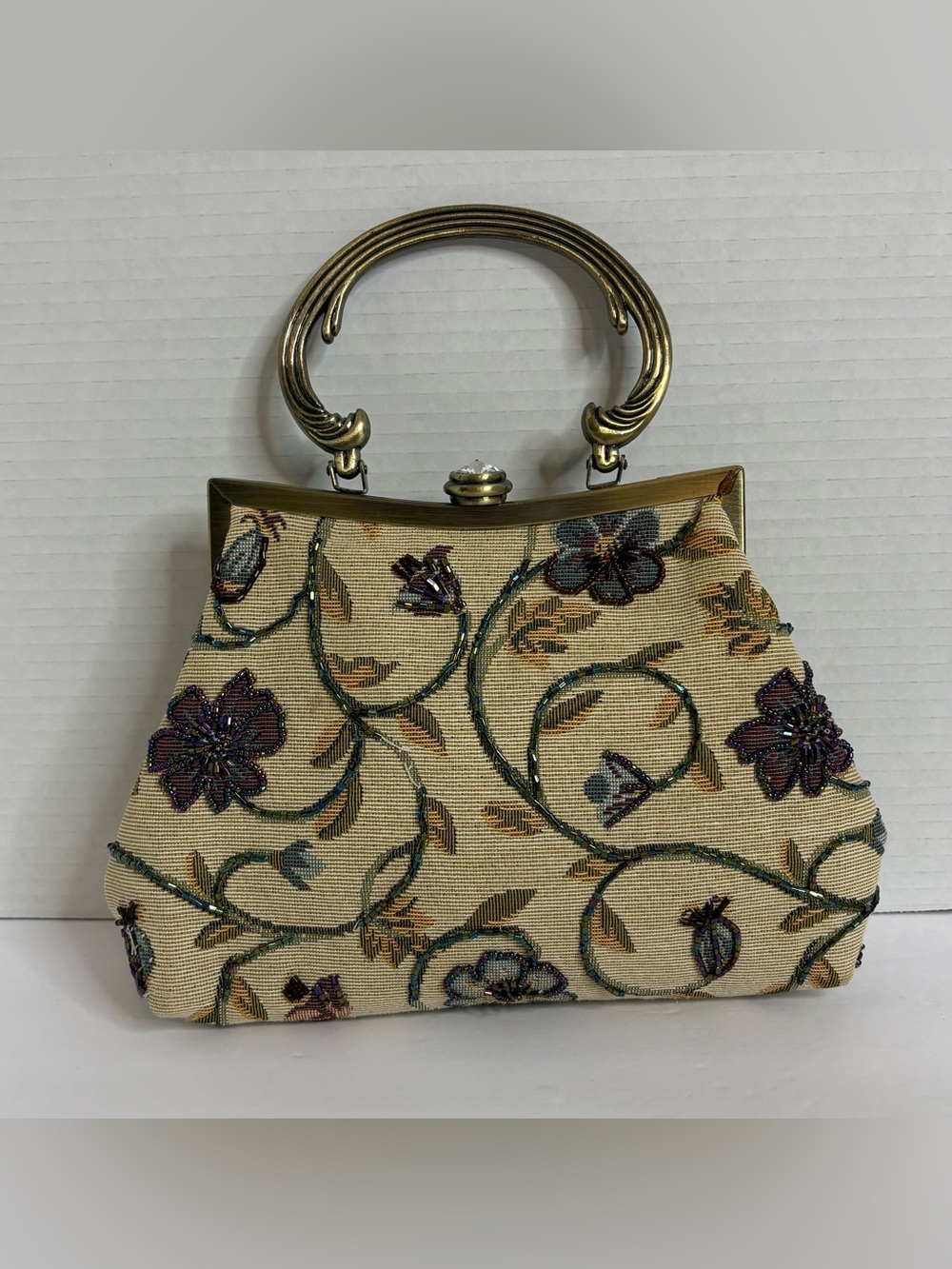 Vintage-Inspired Cream Floral Embroidered and Beaded Evening Clutch